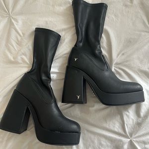 Windsor smith black boots worn twice